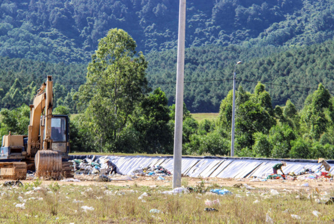 Bãi xử lý rác 53 tỷ mới hai năm đã hư hỏng